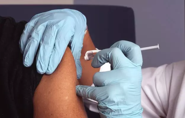 कोरोना वायरस: अमेरिका के वैज्ञानिकों ने वैक्सीन बनाने का दावा किया