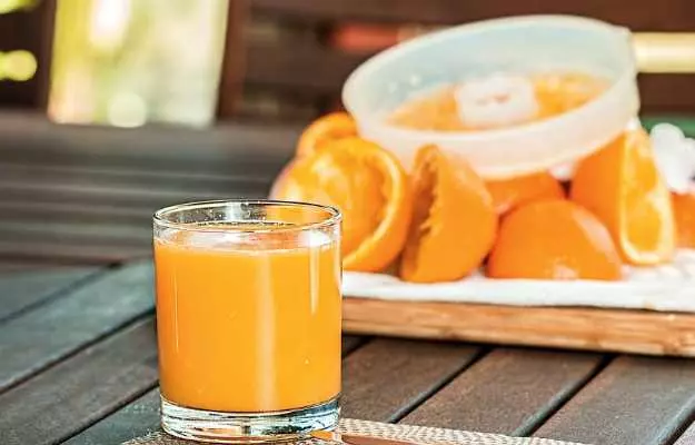 संतरे के जूस के फायदे - Orange Juice Benefits in Hindi