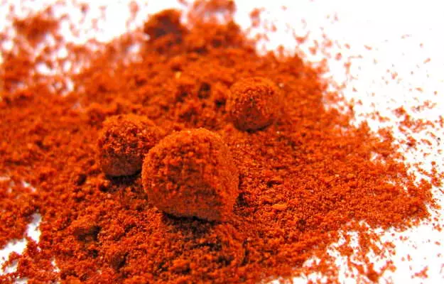 लाल शिमला मिर्च पाउडर (पैपरिका) के उपयोग और फायदे - Benefits and uses of Paprika in Hindi