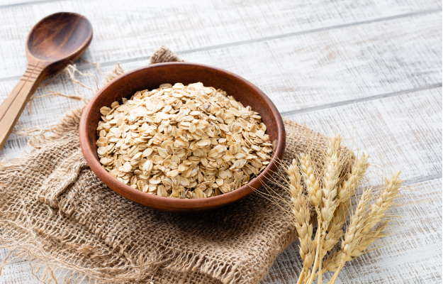 Top 10 Beauty Tips using Oatmeal  THE INDIAN SPOT