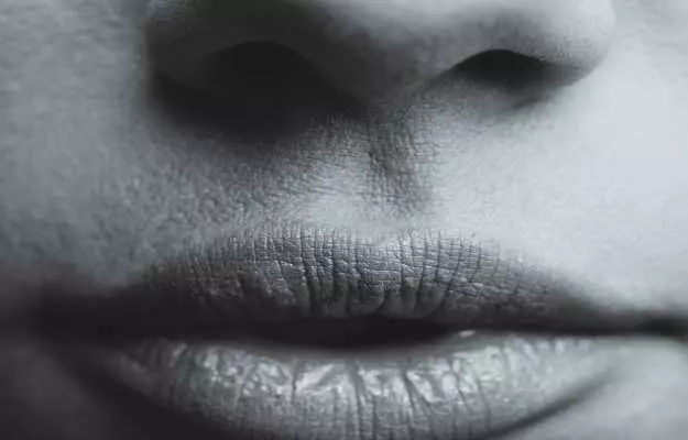 होंठ फटने का घरेलू नुस्खा - Home remedies for cracked lips in Hindi
