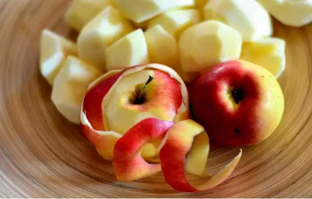 सेब के छिलके के फायदे और नुकसान - Benefits and side effects of apple peel in Hindi