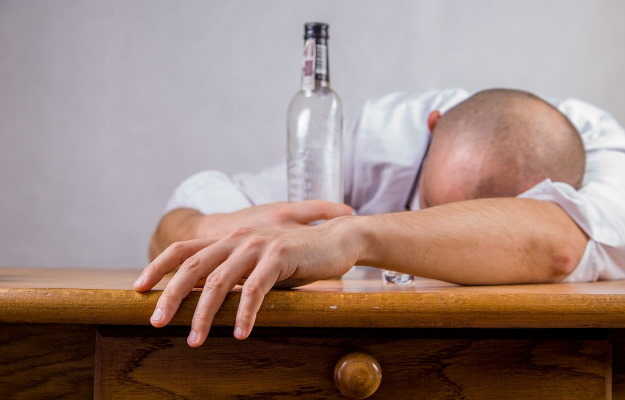 शराब की लत कम या खत्म कर सकती है ब्लड प्रेशर में उपयोग होने वाली यह दवा: अध्यनन 