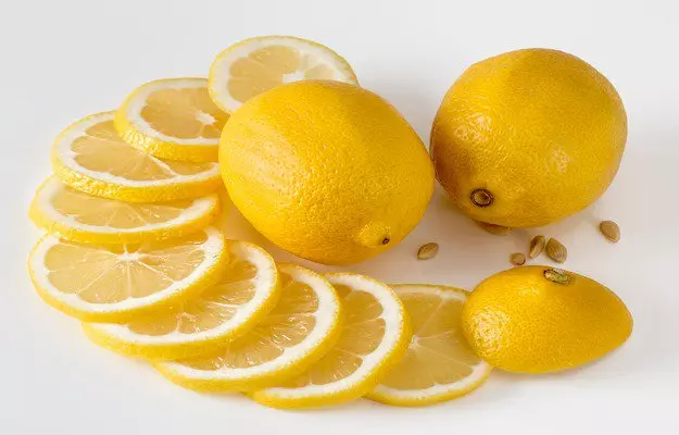 नींबू के फायदे और नुकसान - Lemon (Nimbu) Benefits and Side Effects in Hindi