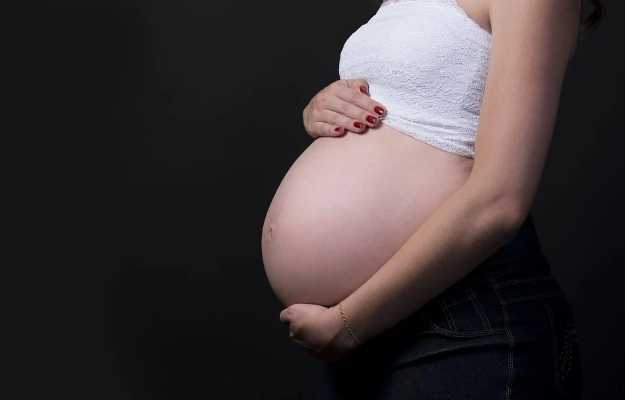 मैटरनिटी इन्शुरन्स प्लान लेने से पहले इन बातों का रखें ध्यान - Things to notice before buying maternity insurance in Hindi