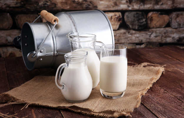 बवासीर में दूध पीना चाहिए या नहीं - Is milk good in piles in Hindi