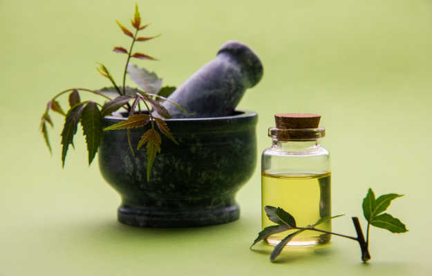 Benefits of neem oil for hair