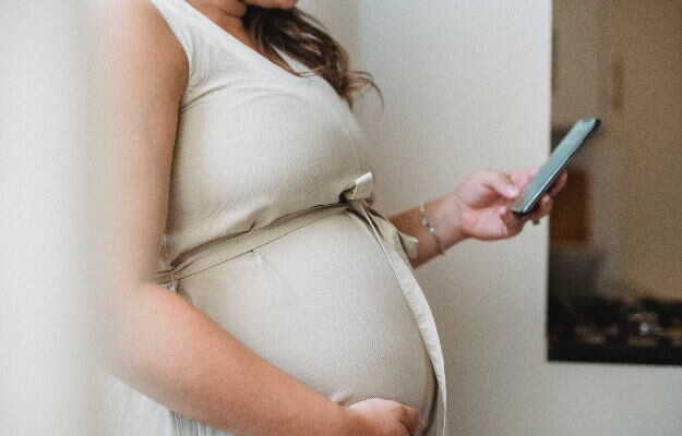डिलीवरी डेट कैसे पता करें? - Pregnancy due date calculator in Hindi
