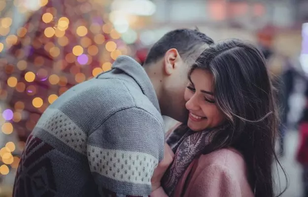 रिश्तों और संबंधों में अंतरंगता - How to bring passion in your relationship and sex life in Hindi 