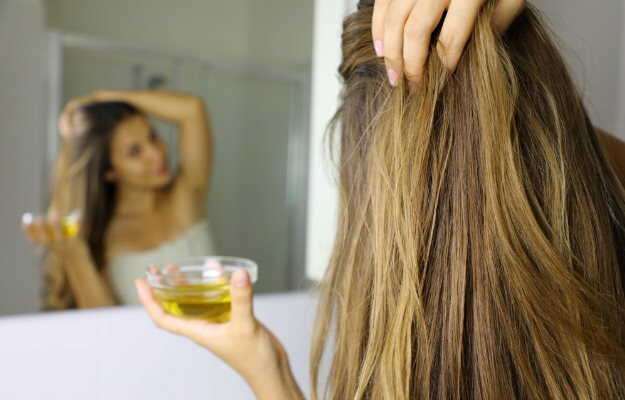 बालों में सरसों का तेल कैसे, कब लगाएं और लाभ  - Mustard oil benefits for hair in Hindi