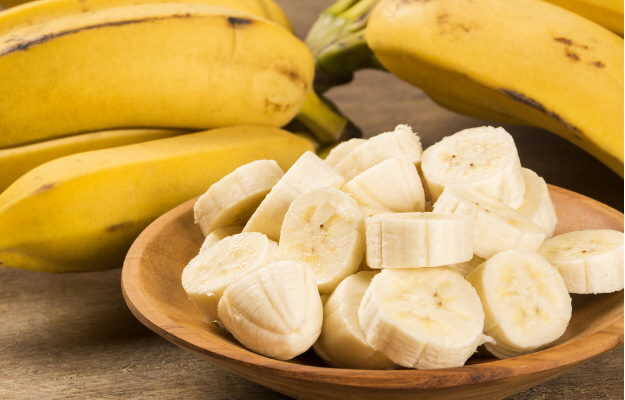 बवासीर में केला खाना चाहिए या नहीं - Is banana good for piles in Hindi