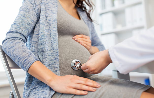 When do pregnancy symptoms start?