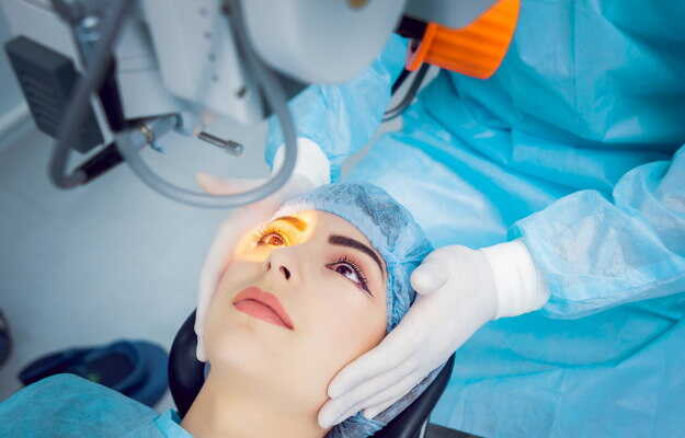 आंख के ऑपरेशन के बाद बरतें सावधानी - Precautions to be taken after eye surgery in Hindi