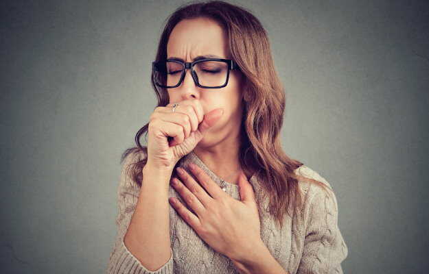 लगातार खांसी के लक्षण, कारण व इलाज - Chronic cough symptoms, causes and treatment in Hindi