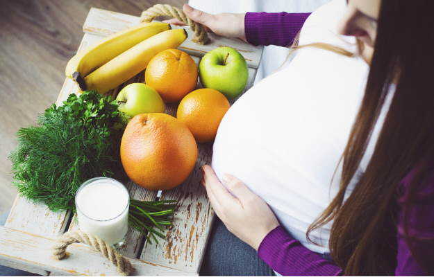 गर्भवती महिला 8वें महीने में क्या खाए? - What should eat in eighth month pregnancy in Hindi