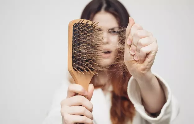 झड़ते बालों के लिए बायोटिन के फायदे - Biotin benefits for hair loss in Hindi