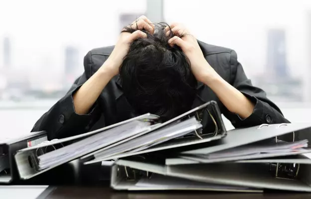 काम के तनाव से कैसे बचें? - How to deal with work stress in Hindi