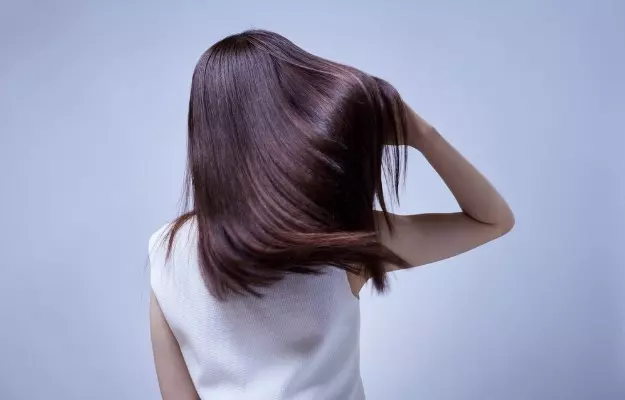 बालों को मोटा करने के शहनाज हुसैन के टिप्स - Shahnaz husain tips for thinning hair in Hindi