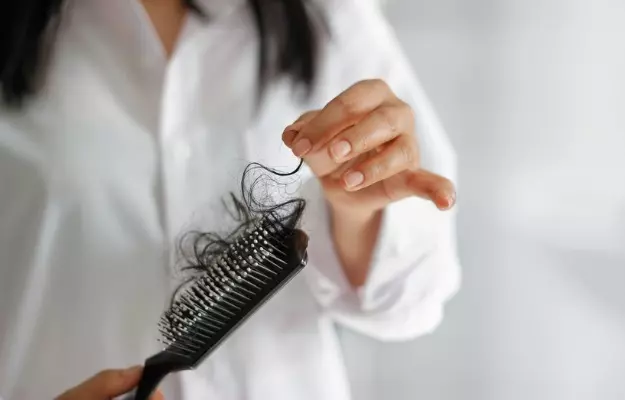 सोरायसिस में बाल झड़ने से रोकने के टिप्स - Tips to prevent hair loss in psoriasis in Hindi