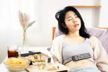 खाने के बाद आलस क्यों आता है?