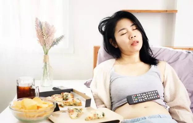 खाने के बाद आलस क्यों आता है? - Why do I feel tired after eating in Hindi