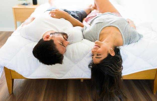महिलाएं सेक्स में पुरुषों से क्या चाहती हैं - What do women want in bed in Hindi