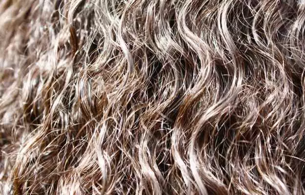 घुंघराले बालों को सीधा करने का तरीका उपाय और नुस्खा - Ghungrale balo ko kaise sidha kare