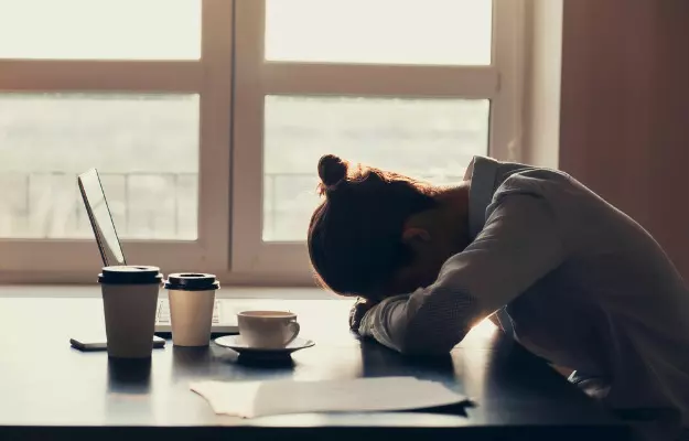 थकान और चक्कर आने के कारण व इलाज - Fatigue and Dizziness in Hindi