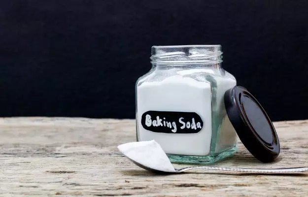 बेकिंग सोडा का डैंड्रफ पर असर - Baking soda for dandruff in Hindi