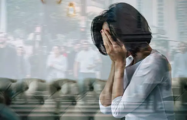 पैनिक अटैक और एंग्जायटी अटैक: कारण और लक्षणों में अंतर - Know About Panic Attacks vs Anxiety Attacks in Hindi 