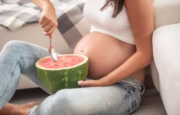 प्रेग्नेंसी में तरबूज खाने के फायदे  - Watermelon Benefits For Pregnancy in Hindi 