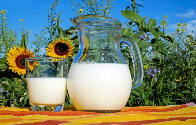 दूध और शहद के फायदे - Milk and Honey Benefits in Hindi