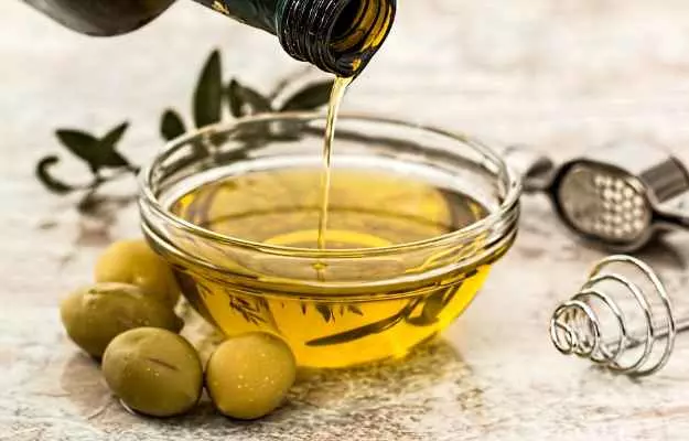 ऑलिव्ह तेल वापर, फायदे आणि सहप्रभाव  - Olive Oil Uses, Benefits and Side Effects in Marathi