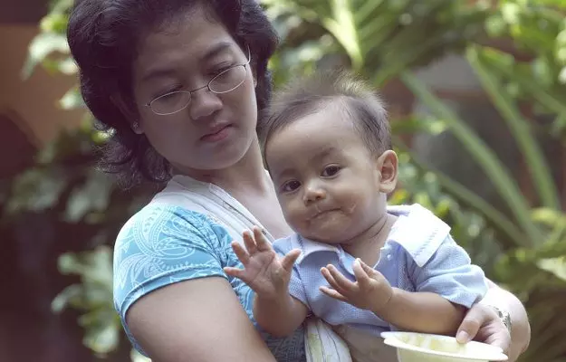  6 महीने के बच्चे को क्या खिलाना चाहिए - 6 month ke baby ko kya khilana chahiye