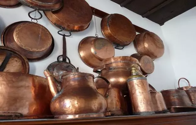 तांबे के बर्तन में पानी पीने के फायदे और नुकसान - Benefits and side effects of drinking water from copper vessel in Hindi