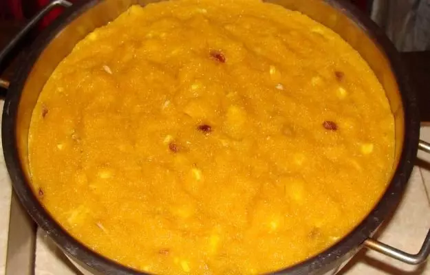 मूंग दाल हलवा रेसिपी - Moong dal ka halwa recipe in hindi