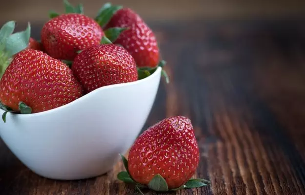स्ट्रॉबेरी के फायदे - Strawberry Benefits in Hindi