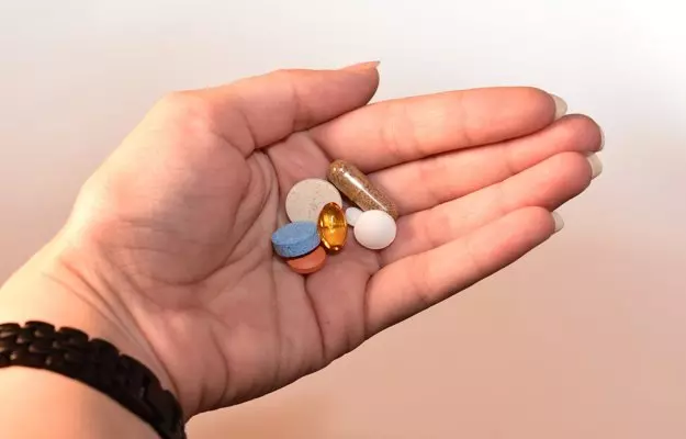 मल्टीविटामिन क्या है और इसके फायदे, नुकसान -  Multivitamin benefits and side effects in Hindi 