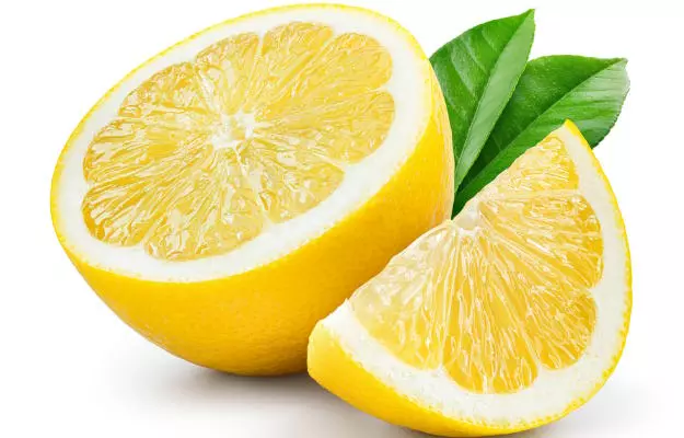 Benefits and side effects of applying lemon on hair
