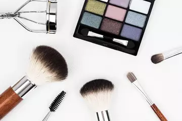 Is Makeup Good or Bad for Your Skin? Experts Weigh In