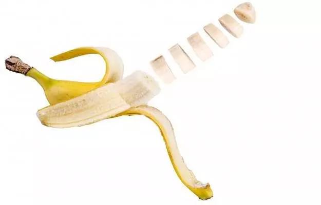 केले के छिलके के फायदे और उपयोग - Uses and benefits of banana peel in Hindi