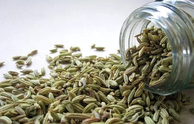 सौंफ के फायदे और नुकसान - Benefits and Side Effects of Fennel (Saunf) in Hindi