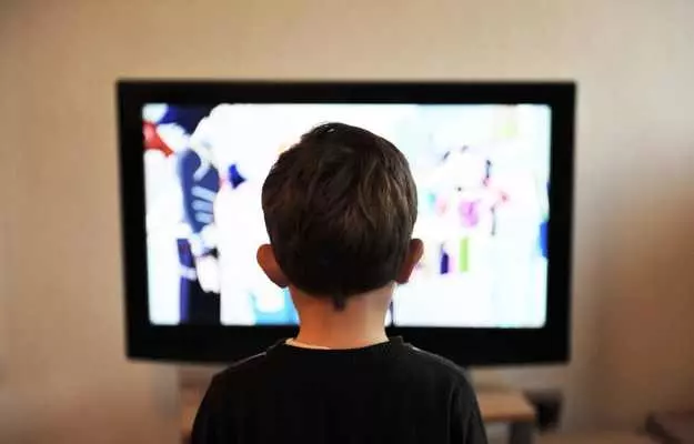 5 साल के कम बच्चों को टीवी स्क्रीन से रखें दूर, WHO ने बताए ये कारण