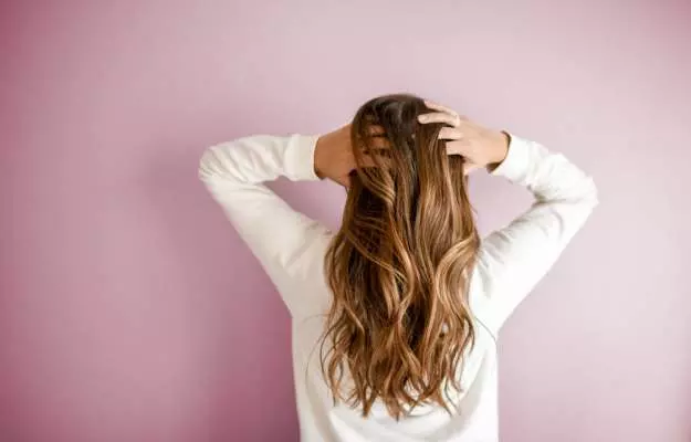 How to Dry Hair Naturally Without Using Hair dryer