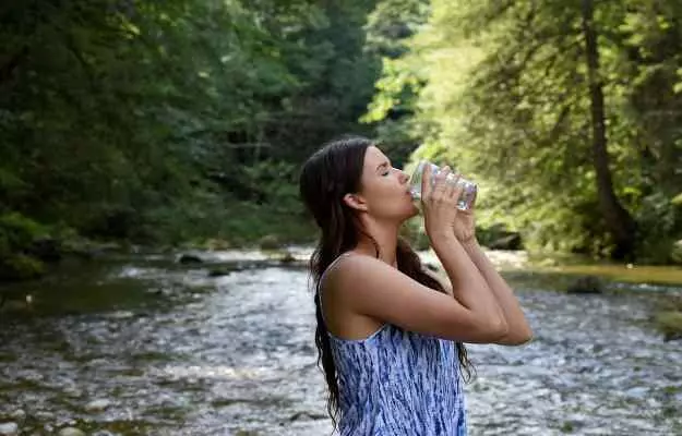 Benefits of drinking water in the morning