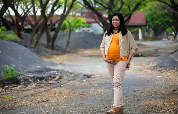 प्रेग्नेंसी के दौरान पैदल चलने के फायदे - Benefits of walking during pregnancy 