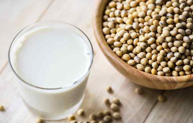 सोया मिल्क के फायदे और नुकसान - Soy Milk (Soya Dudh) Benefits and Side  Effects in Hindi