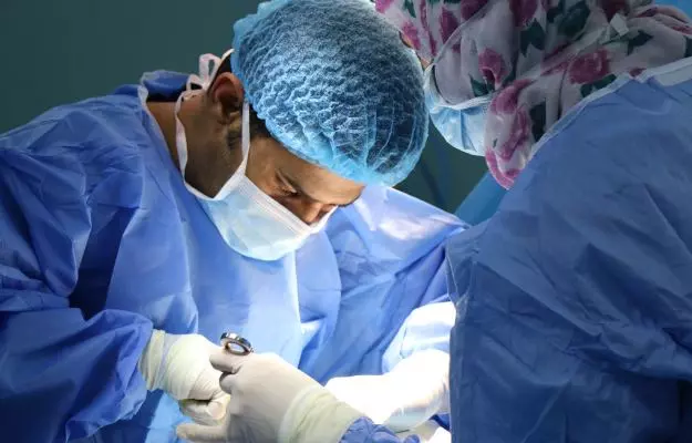 वल्वा निकालने की सर्जरी - Vulvectomy in Hindi