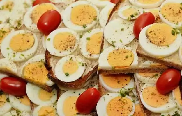 क्या गर्मियों में अंडे खाना है सेहत के लिए नुकसानदायक?