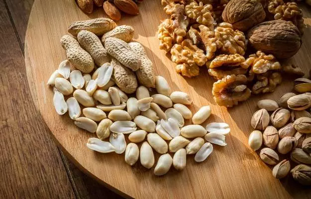 रोज खाएं ये मेवे, यौन स्वास्थ्य को लेकर नहीं रहेगी कोई चिंता - Eating nuts increases fertility in men